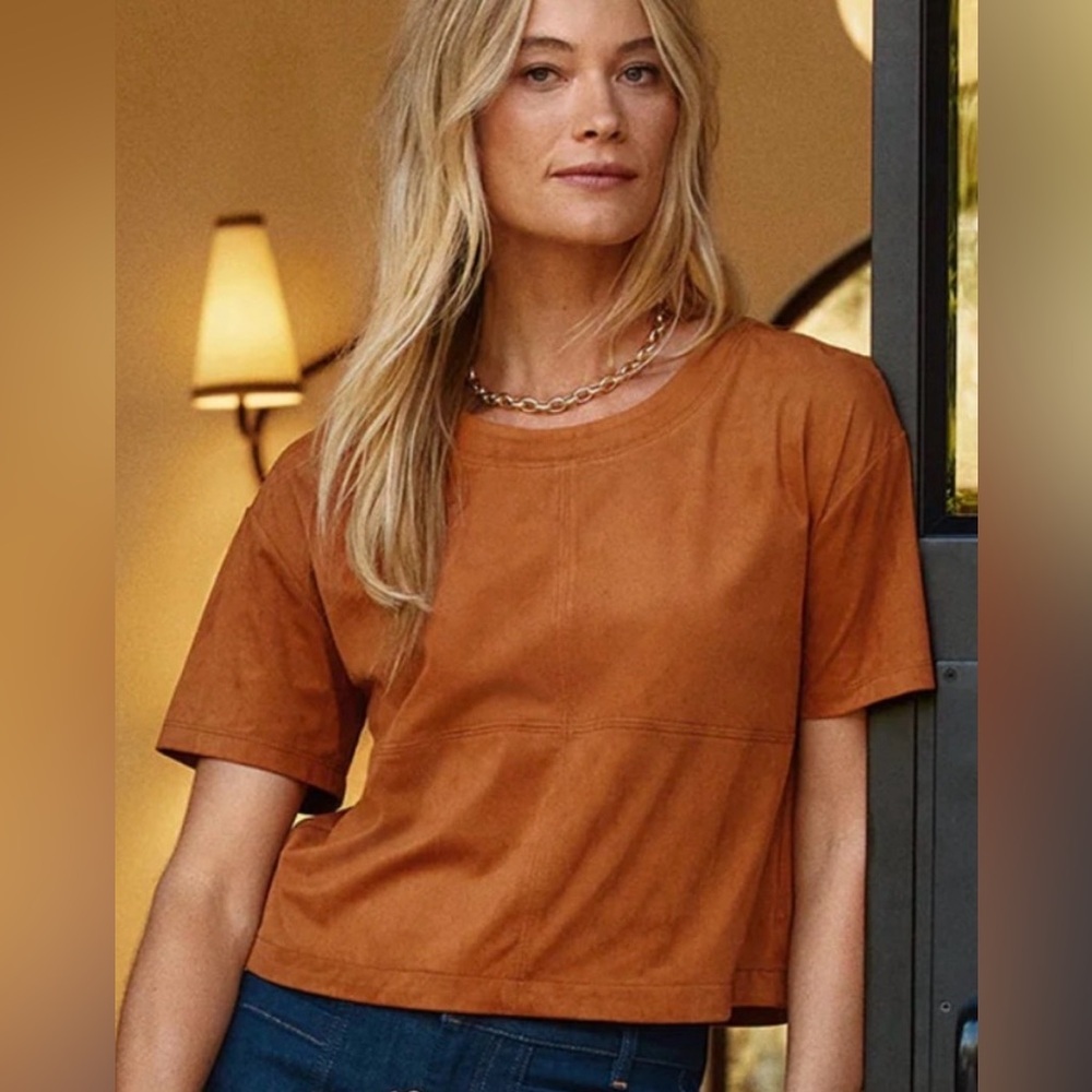 Evereve Faux Suede Short Sleeve Shirt size Medium Brown Top Blouse